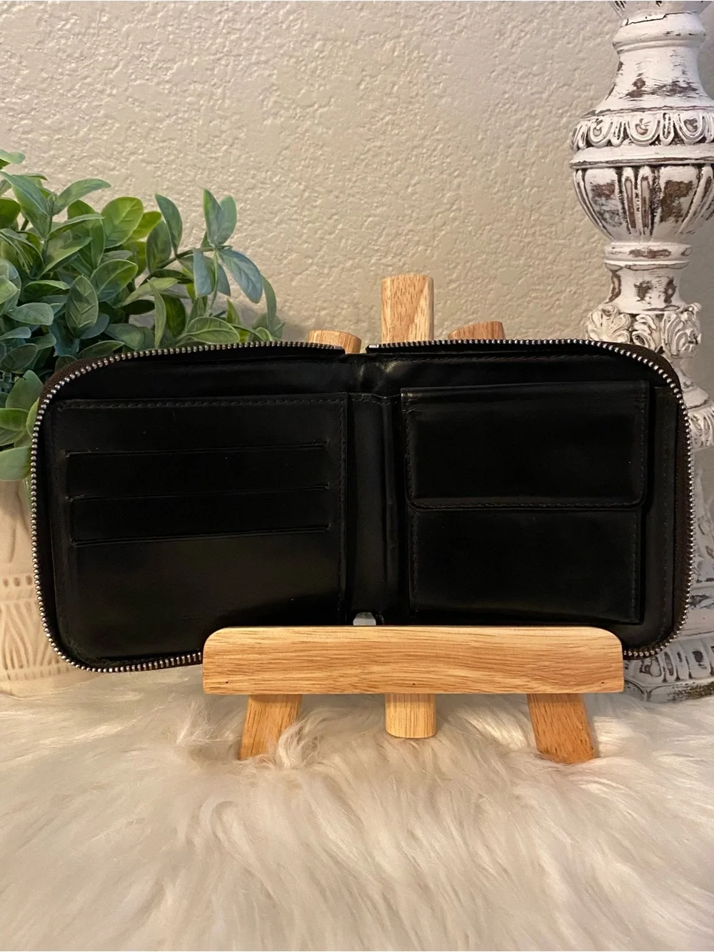 Louis Vuitton compact zip